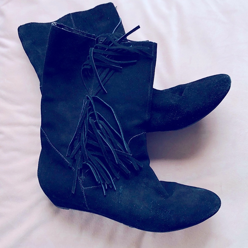 Steve Madden black suede fringe booities